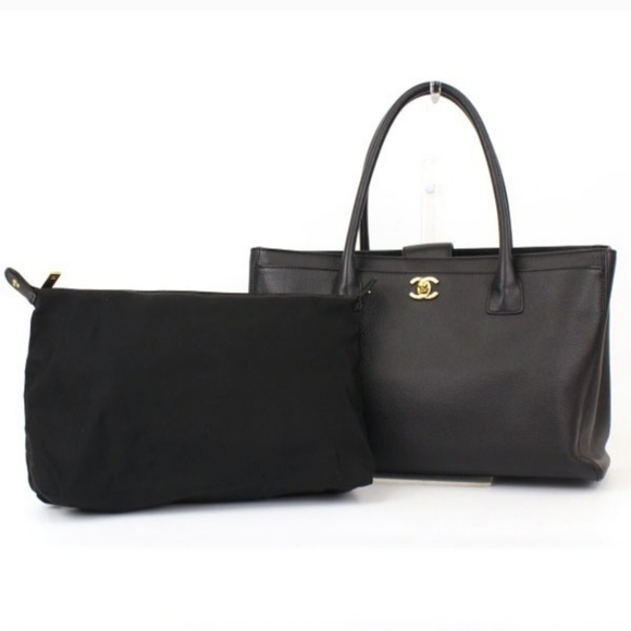 Chanel Black Caviar Tote With Strap & Removable Pouch - Picture 2 of 16